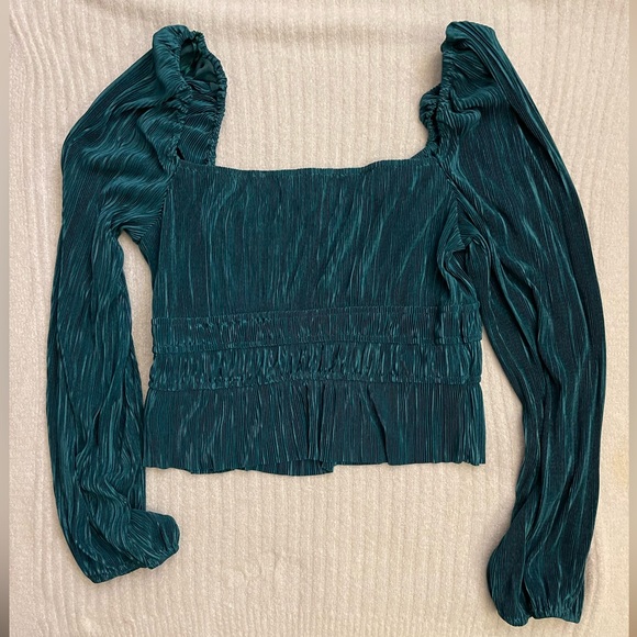 NWOT ASTR THE LABEL Ziva Plisse Top Size XL in Hunter Green *Sold Out* - Picture 6 of 8